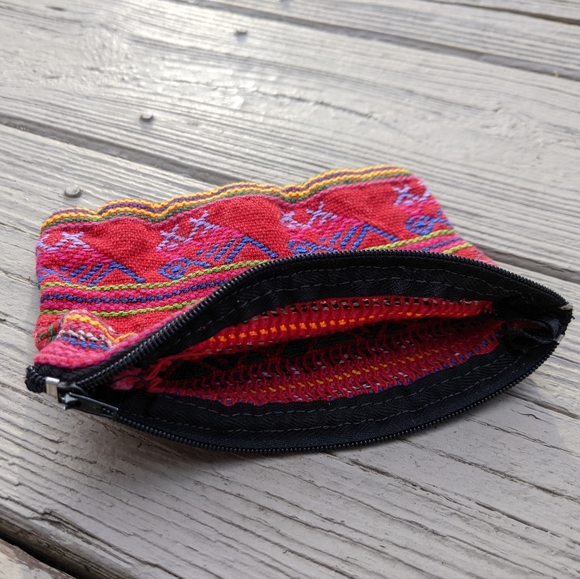 Cute Woven Tribal Print Change Purse - Picture 2 of 4